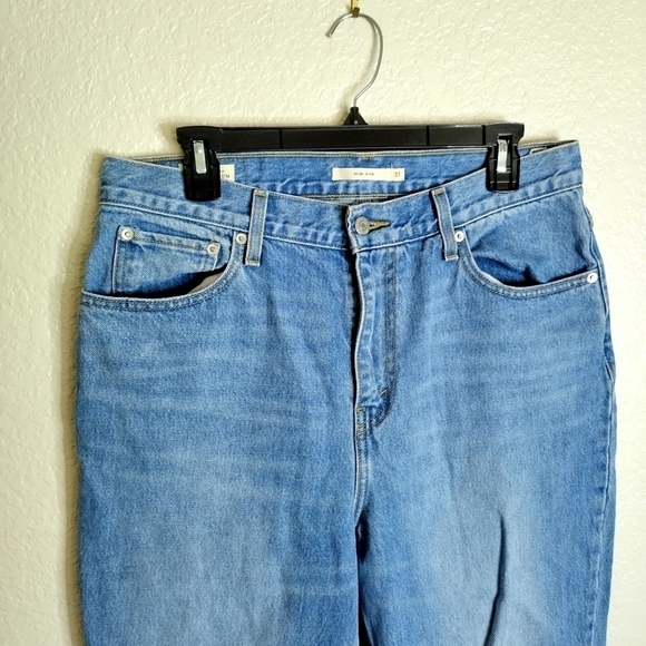 Levi's premium quality Mom Jean Sneak Peek sz 31 - Picture 3 of 9